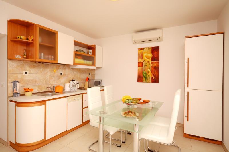 Apartment Smile Podstrana Exterior photo